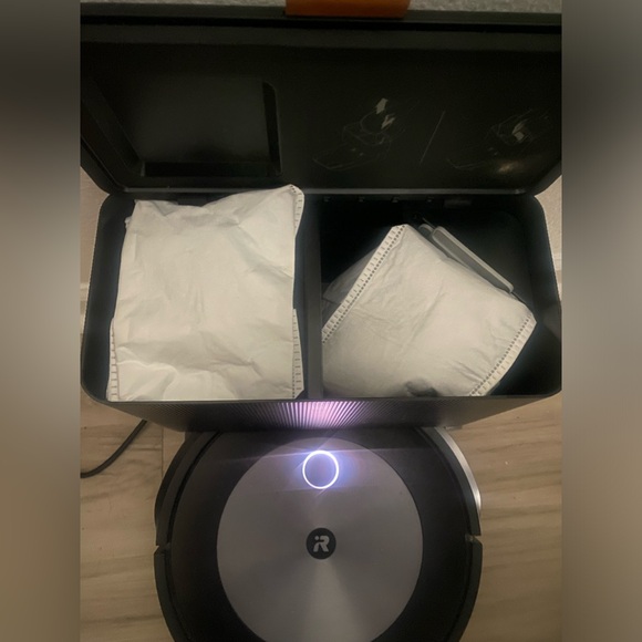 SOLD on EBay! iRobot Roomba J7+ (7550) self-emptying robot vacuum - Picture 8 of 8